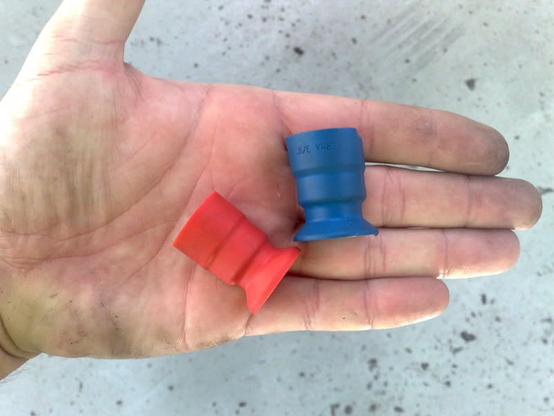 How to disconnect / release a VS Commodore sedan fuel tank return hose